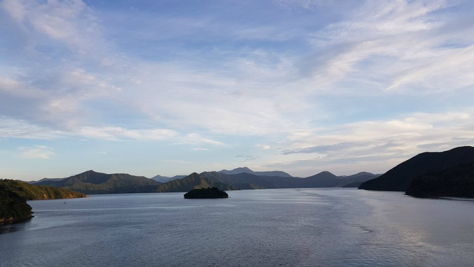 <h2>2019 New Zealand & Sydney Golf Cruise</h2>Azamara Quest (Jan)