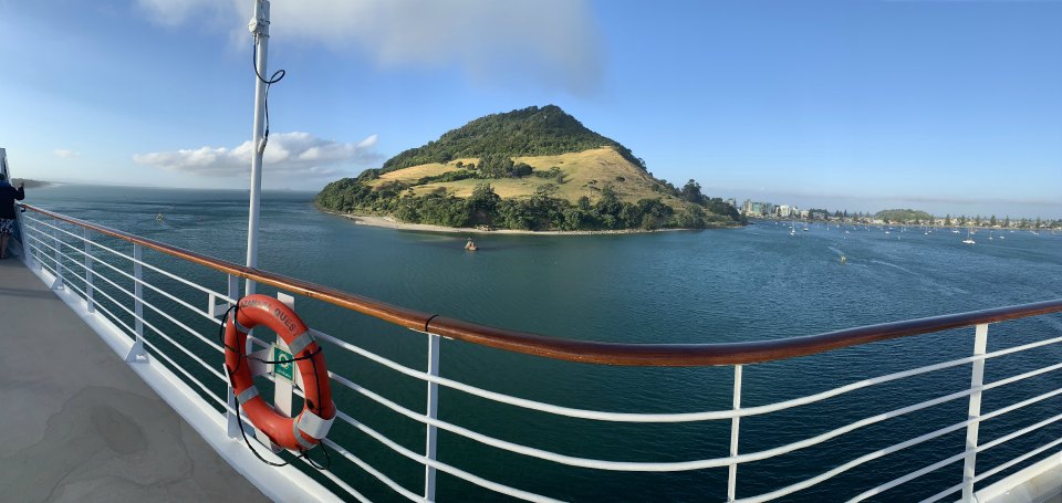 <h2>2019 New Zealand & Sydney Golf Cruise</h2>Azamara Quest (Jan)